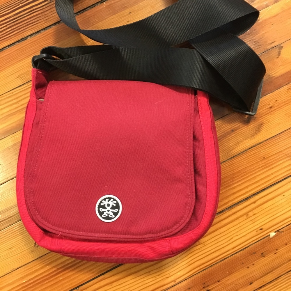 Adorable red Crumpler crossbody bag